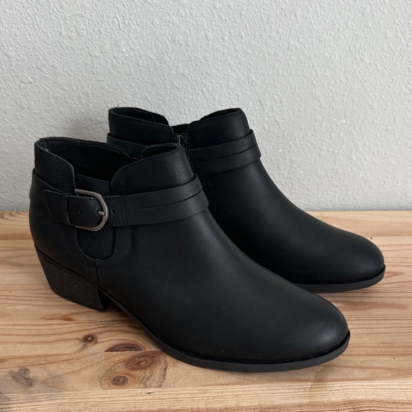 Clarks Womens Charlten Rae Stacked Heel Booties 12M